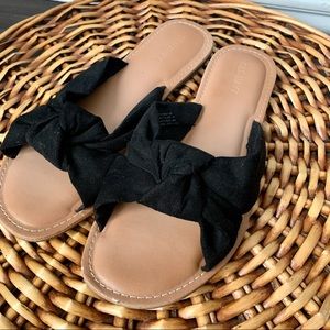 Old Navy Black Slip On Sandals